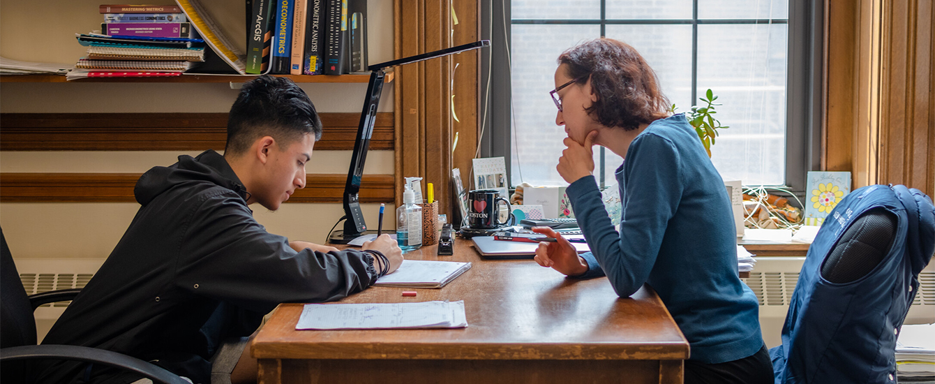 Magda Tsaneva working with student at her de